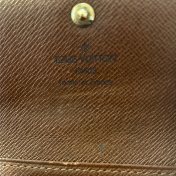 Louis Vuitton Brown Monogram  6 Key Holder - Picture 3 of 8